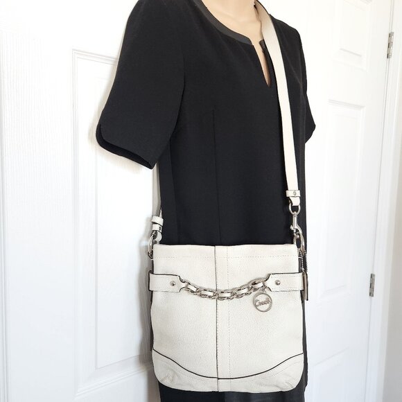 COACH WHITE PEBBLED LEATHER CHAIN DUFFLE SHOULDER BAG D1280-F19722 - Picture 1 of 12